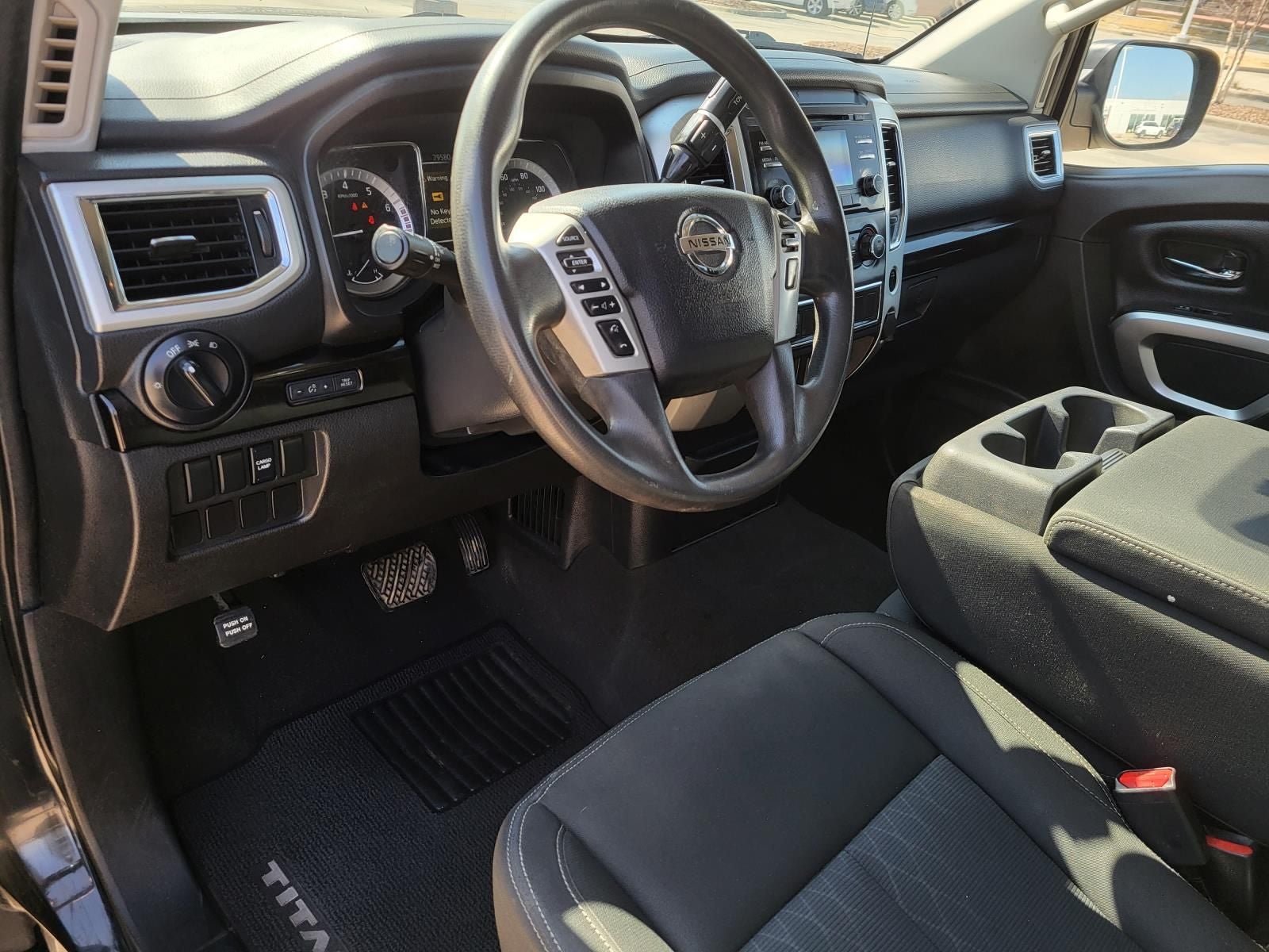 2017 Nissan Titan SV