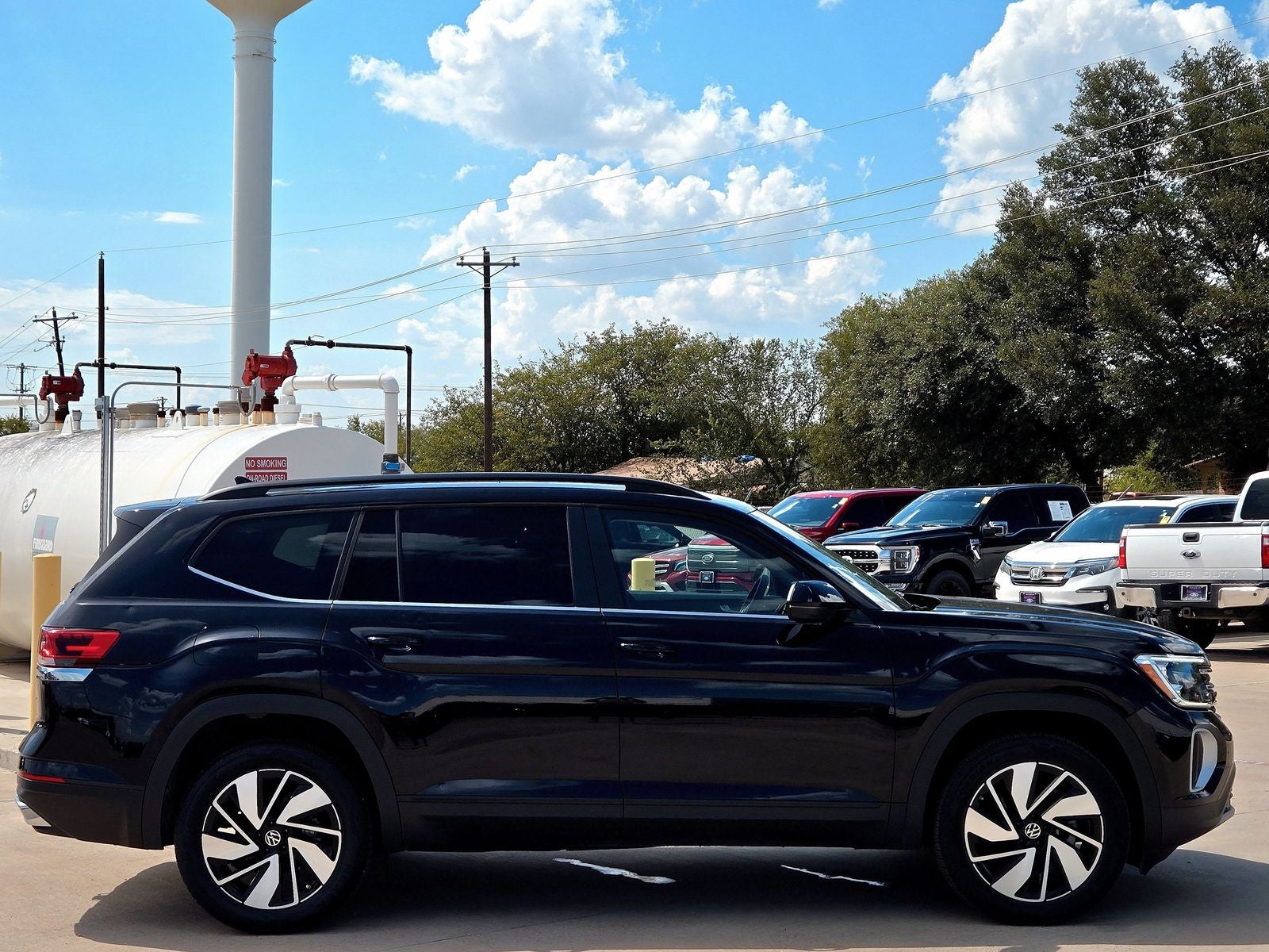 2024 Volkswagen Atlas 2.0T SE w/Technology
