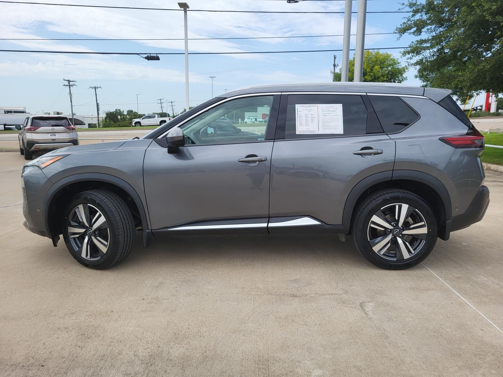 2022 Nissan Rogue SL