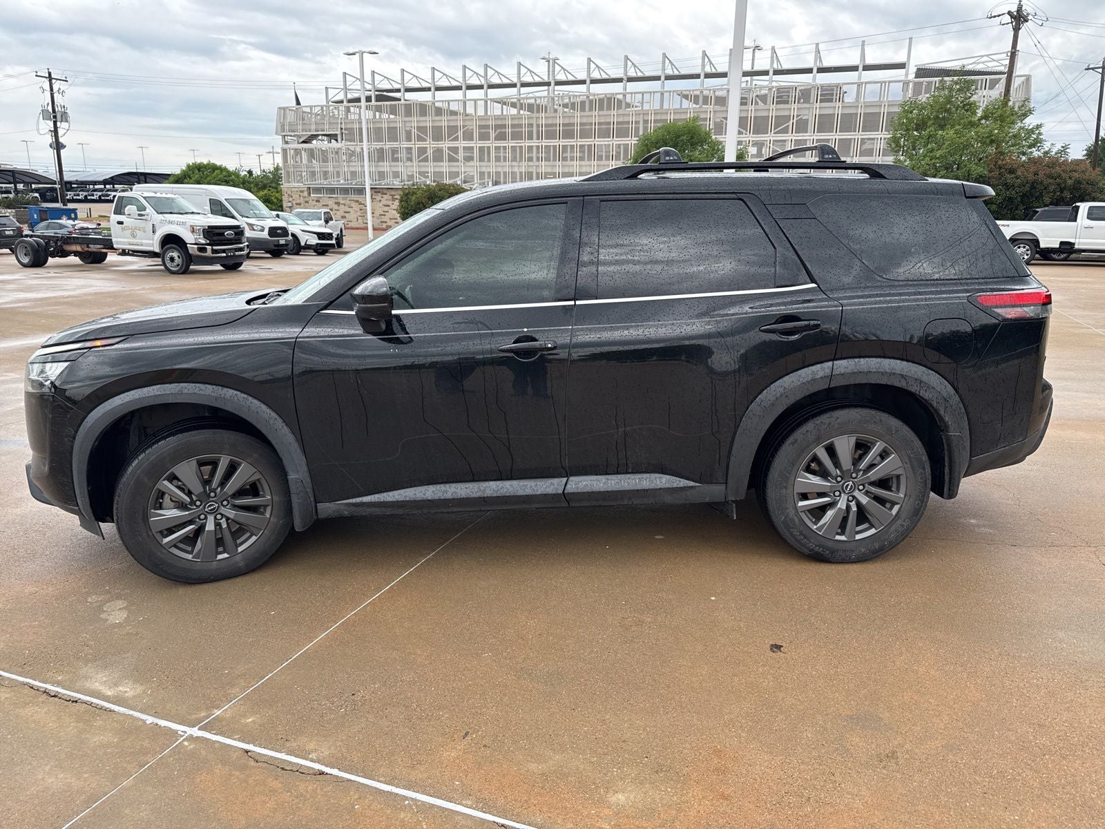 2022 Nissan Pathfinder SV