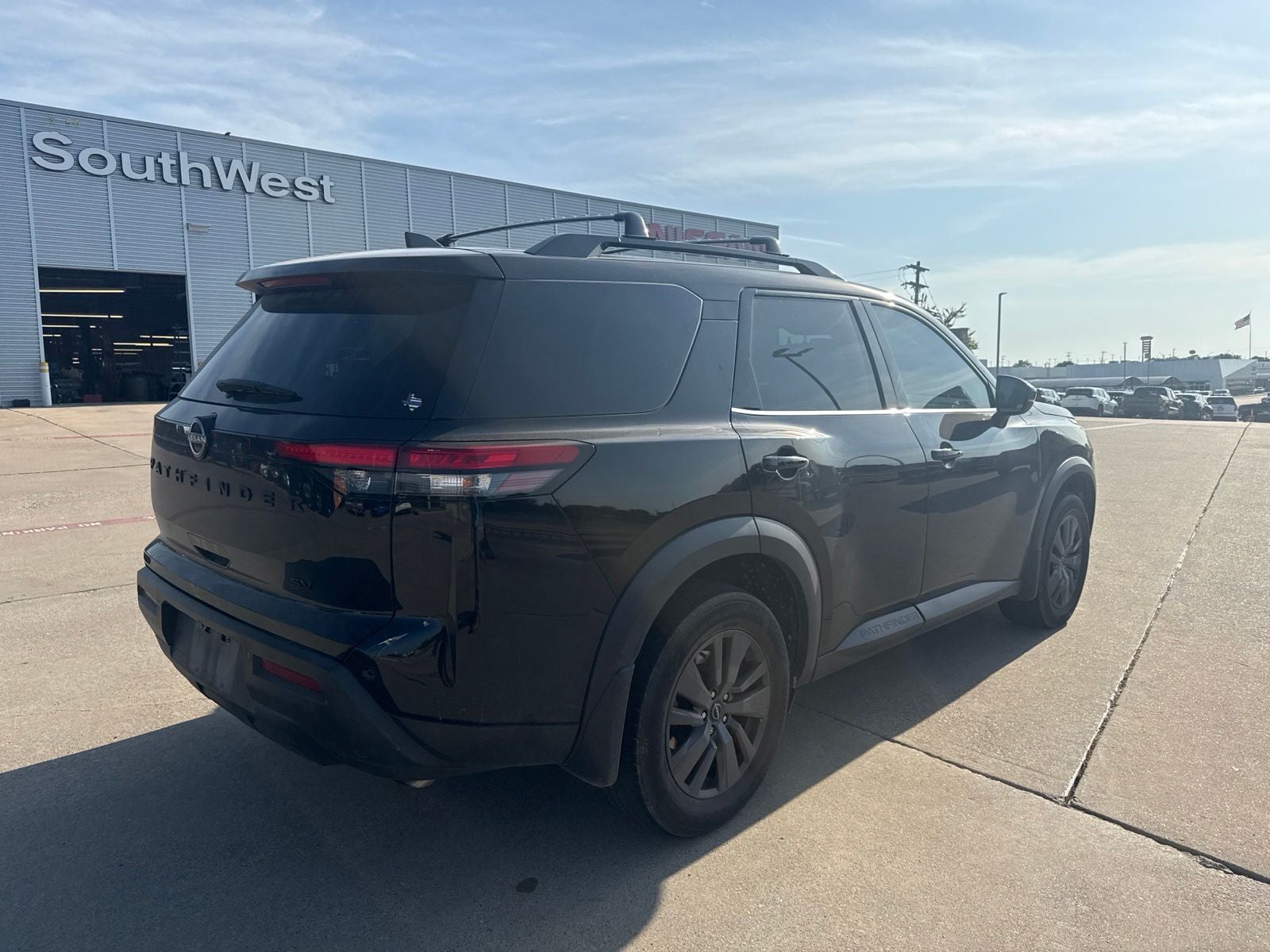 2024 Nissan Pathfinder SV