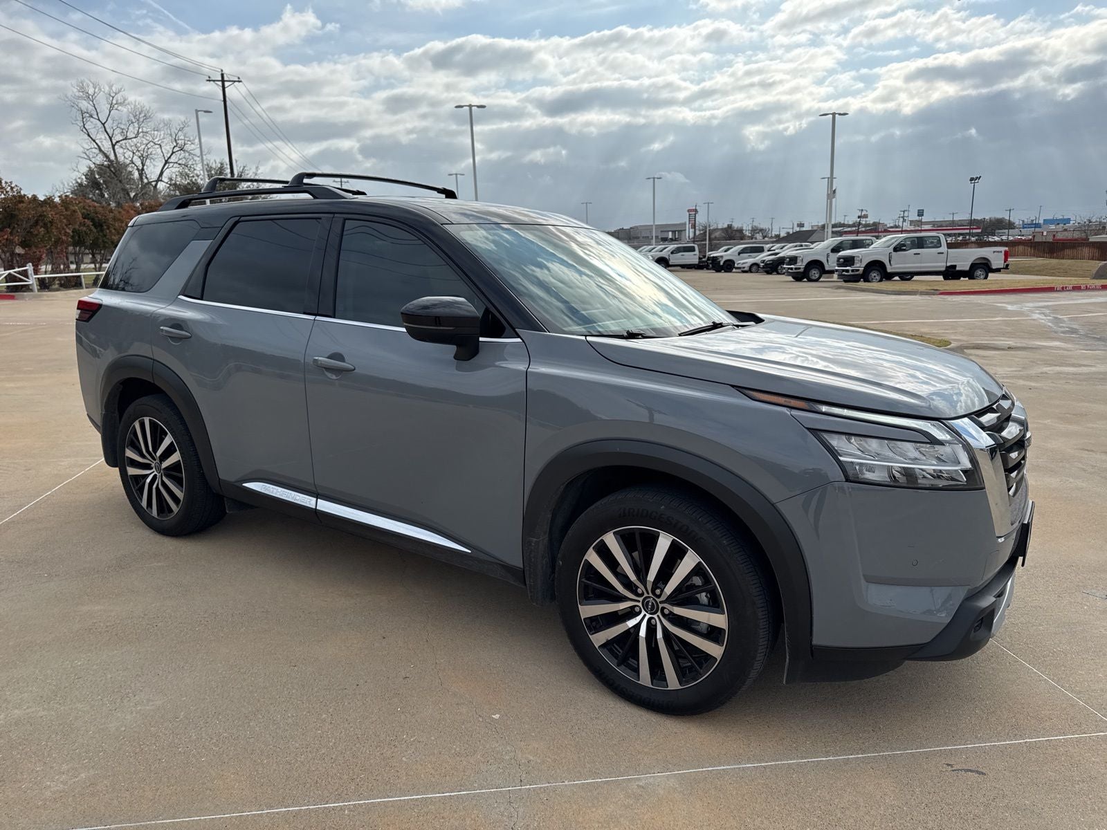 2024 Nissan Pathfinder Platinum