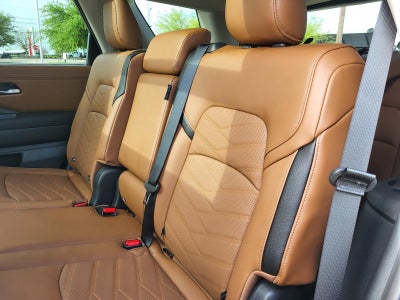 2025 Nissan Pathfinder Platinum