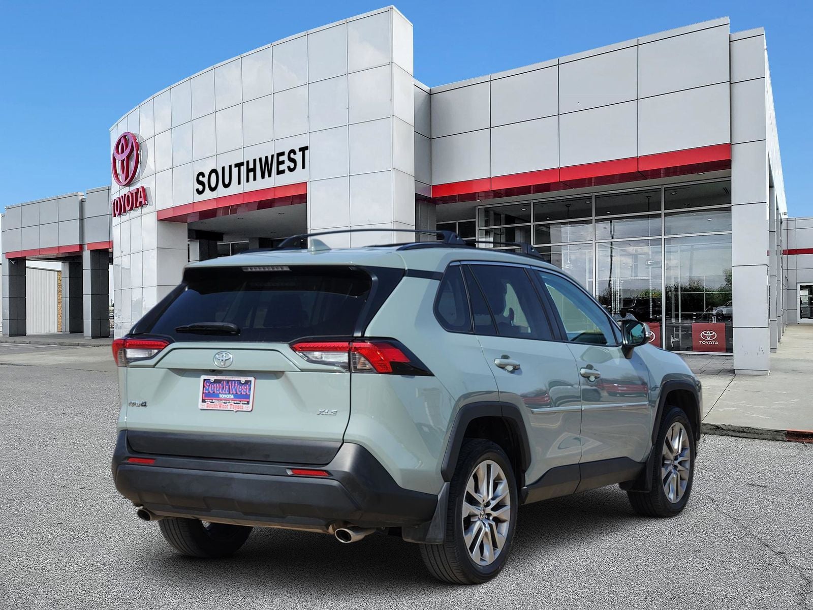 2023 Toyota RAV4 XLE Premium