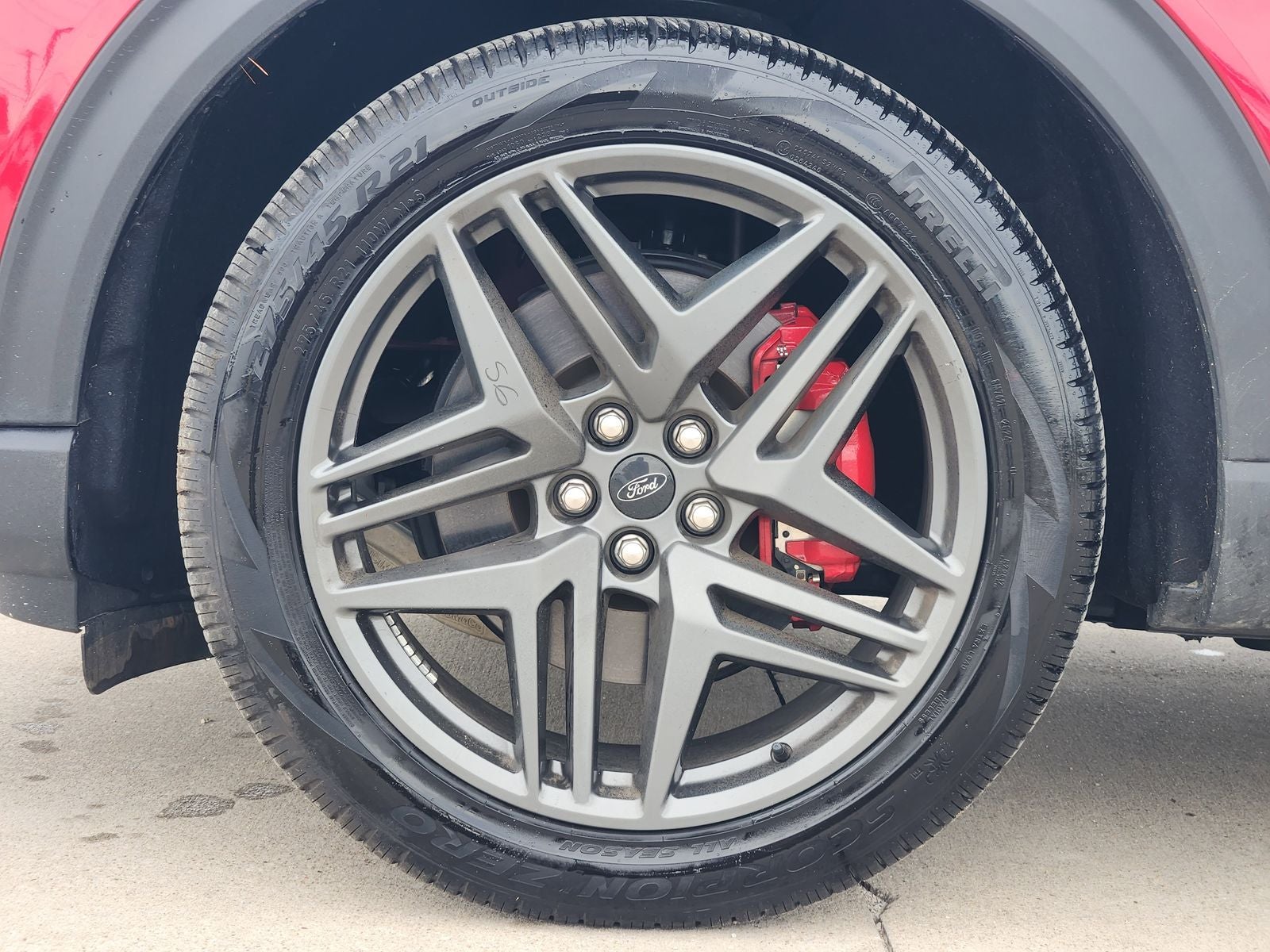 2025 Ford Explorer ST-Line