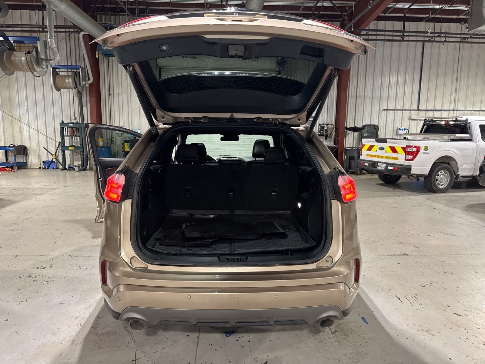 2020 Ford Edge Titanium