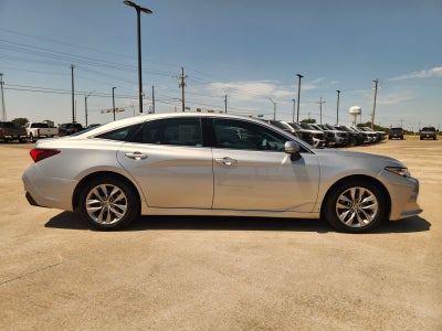 2022 Toyota Avalon XLE