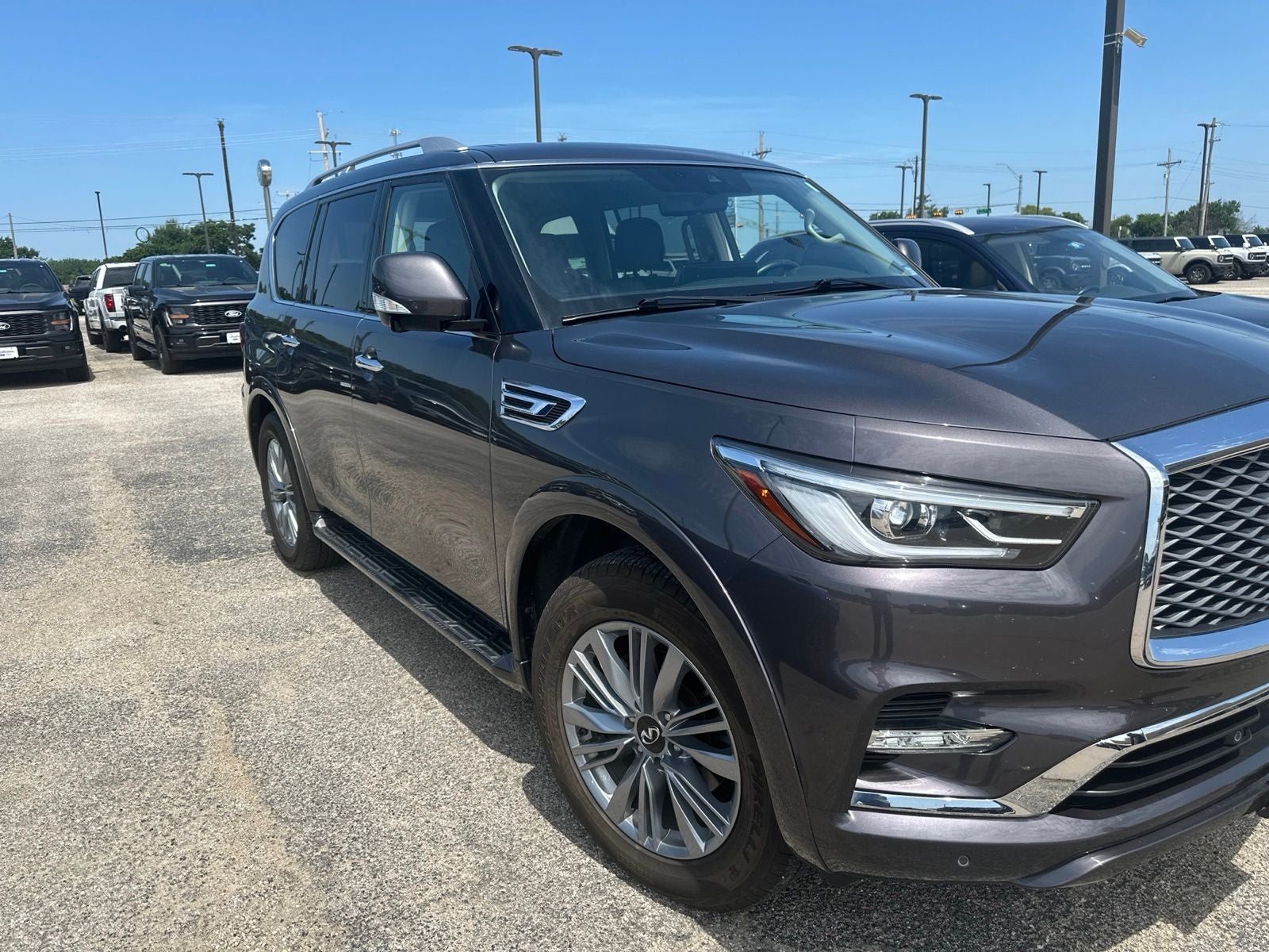 2024 INFINITI QX80 LUXE
