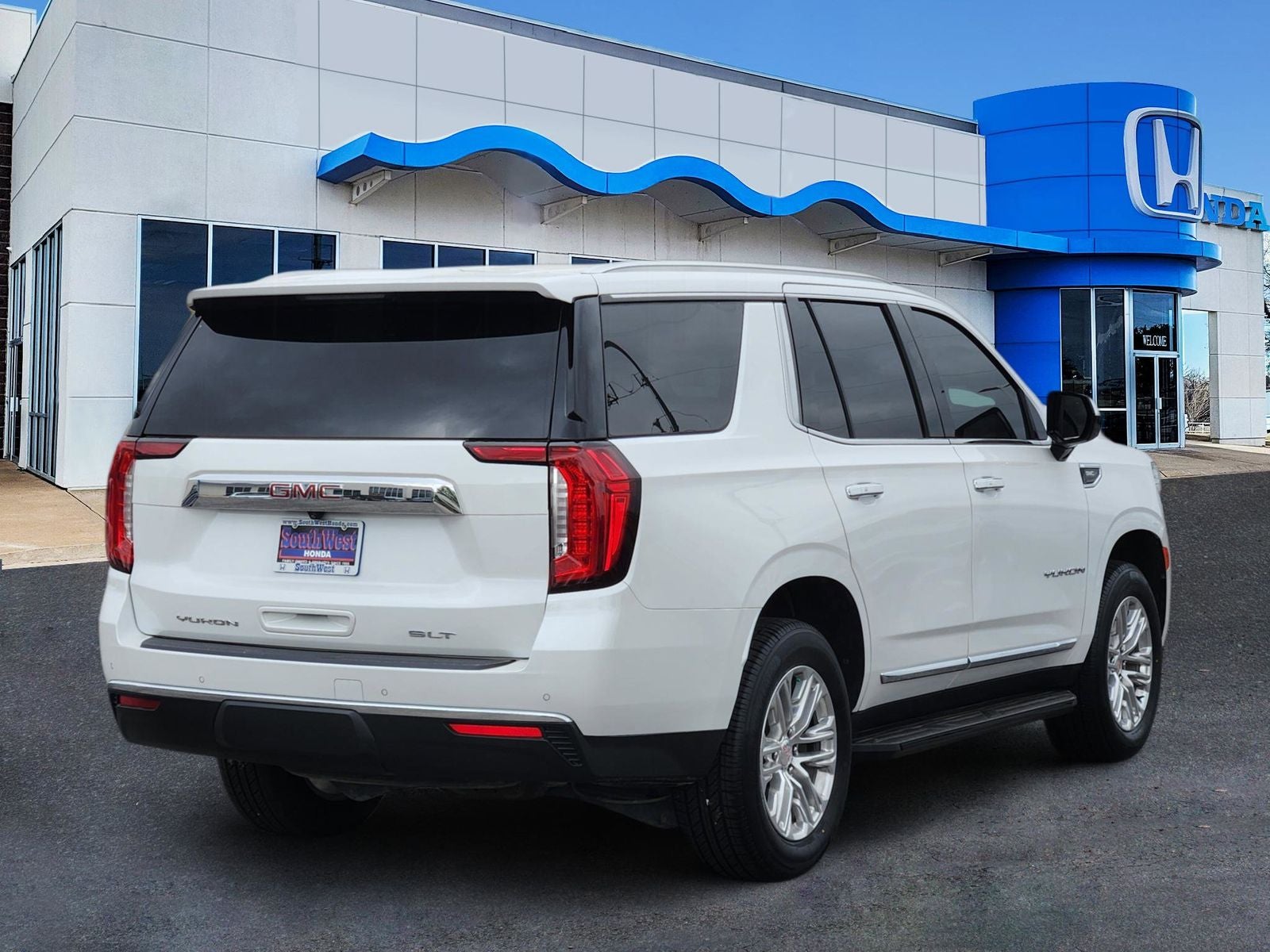 2024 GMC Yukon SLT