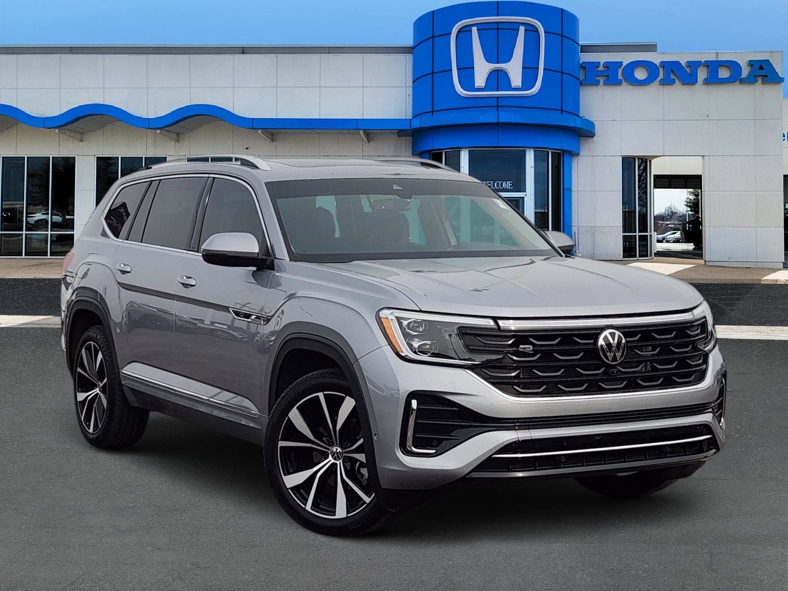 2025 Volkswagen Atlas 2.0T SEL Premium R-Line