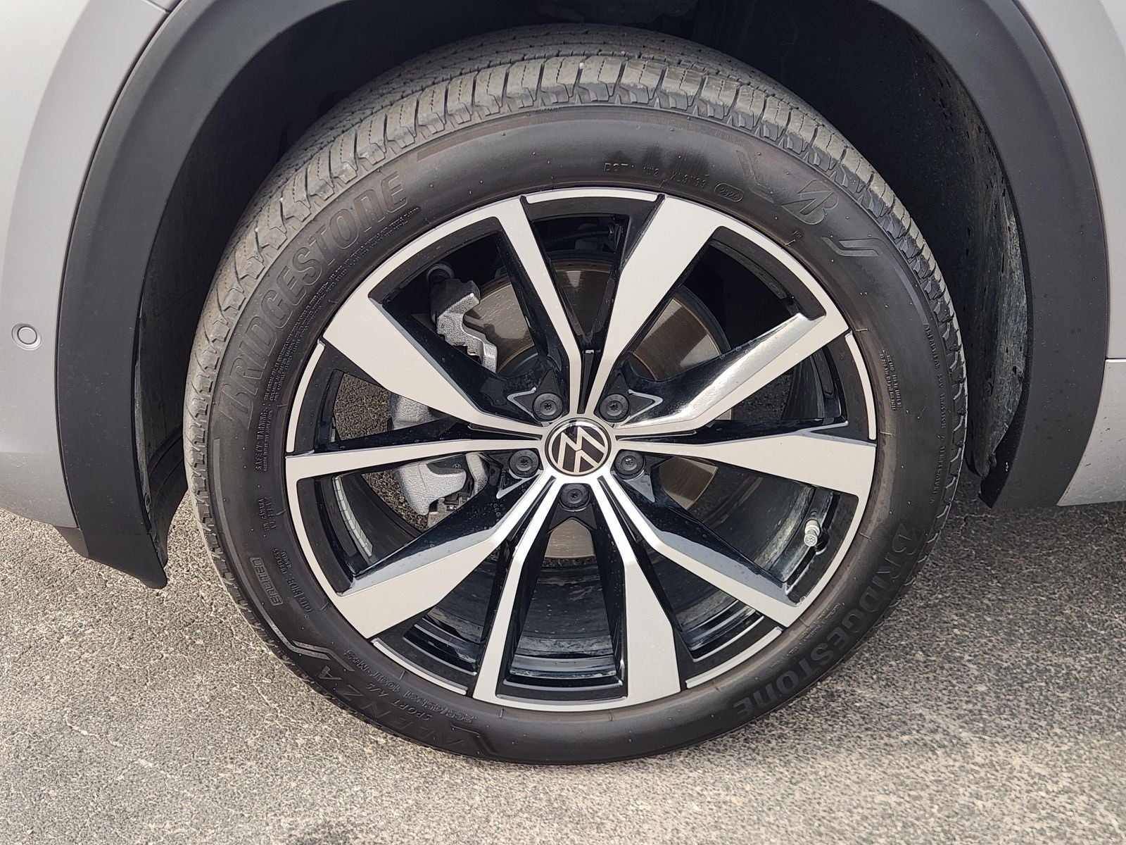 2025 Volkswagen Atlas 2.0T SEL Premium R-Line