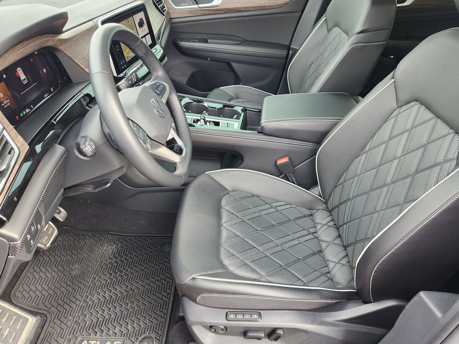 2025 Volkswagen Atlas 2.0T SEL Premium R-Line