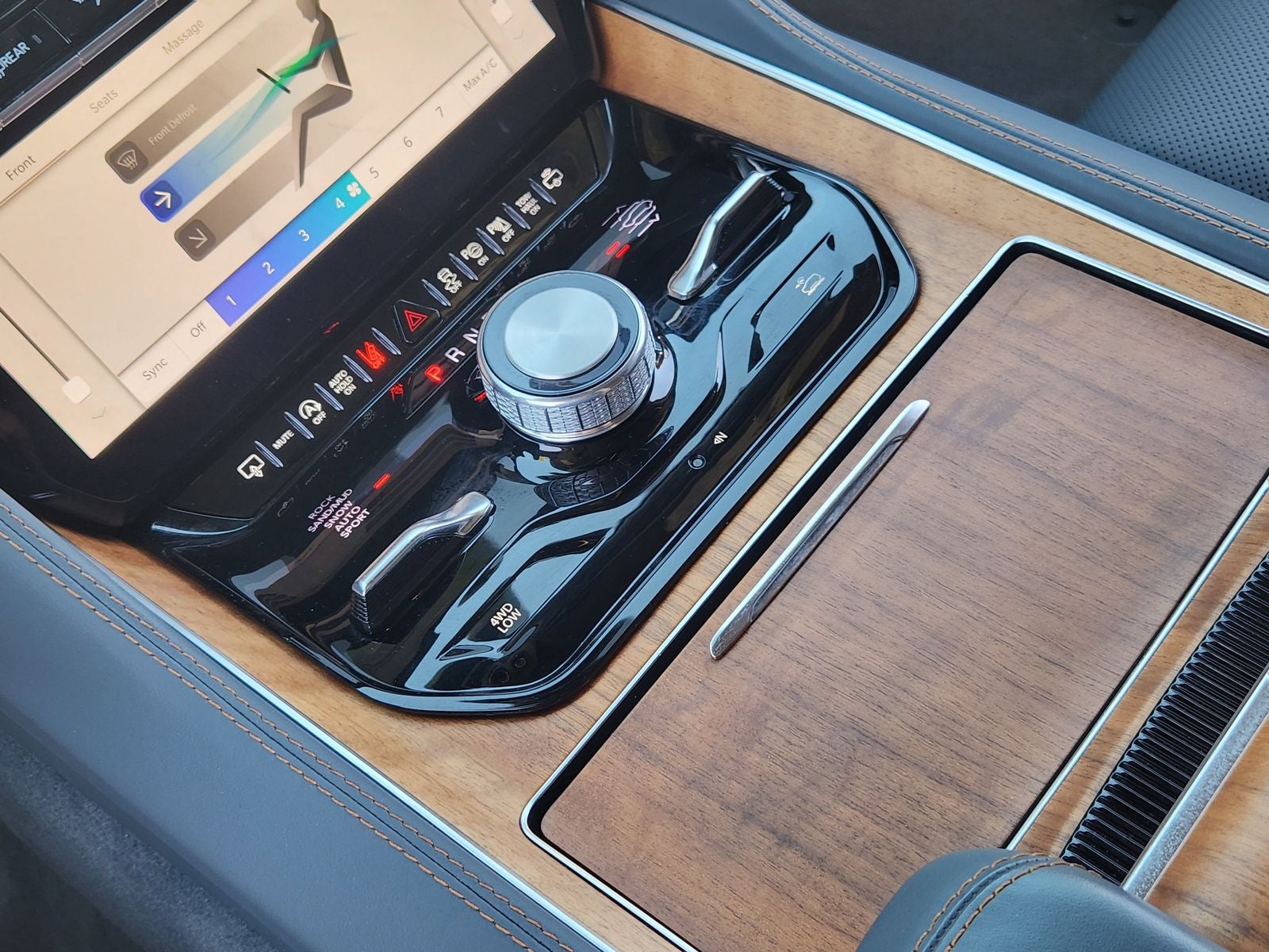 2024 Jeep Grand Wagoneer Series III