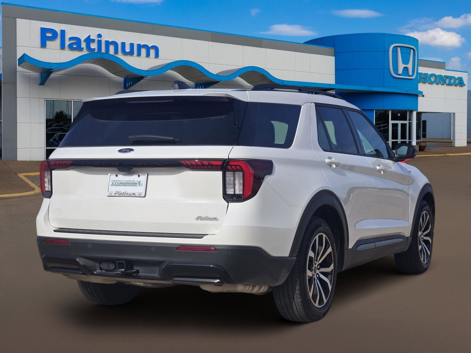 2025 Ford Explorer ST-Line