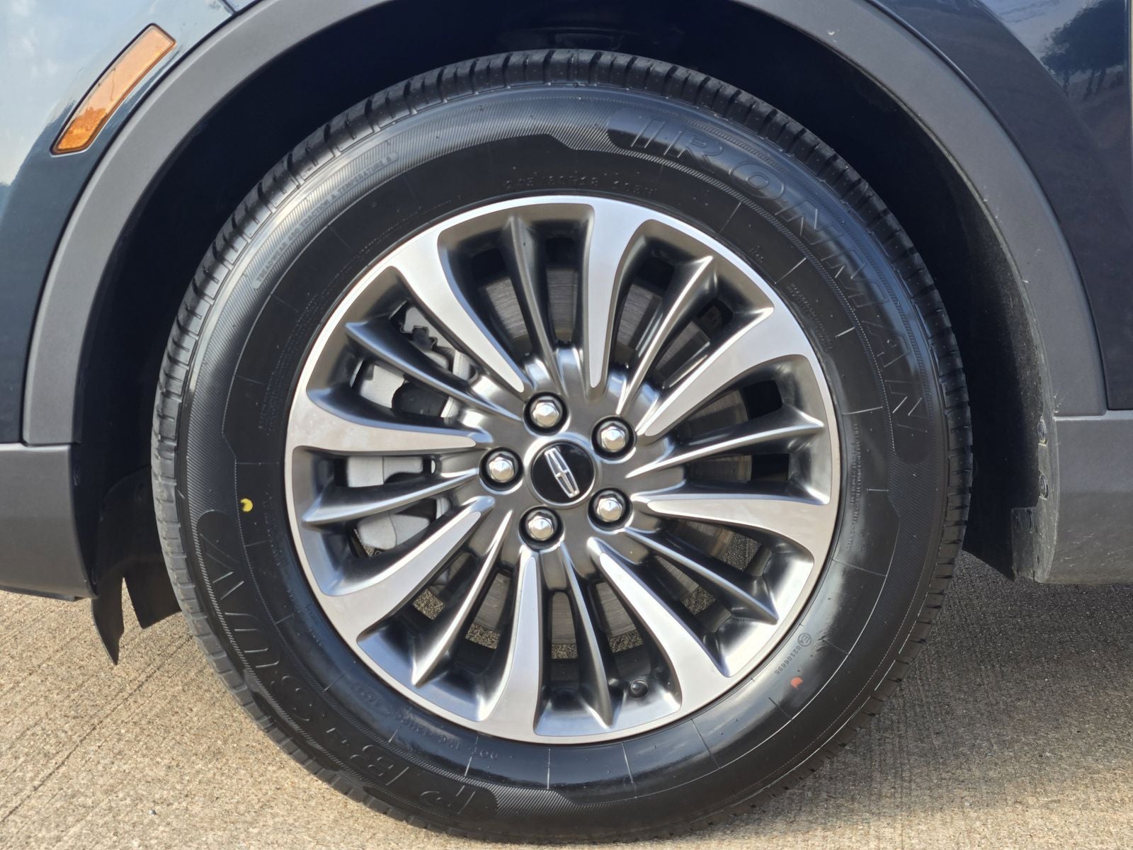 2022 Lincoln Nautilus Reserve