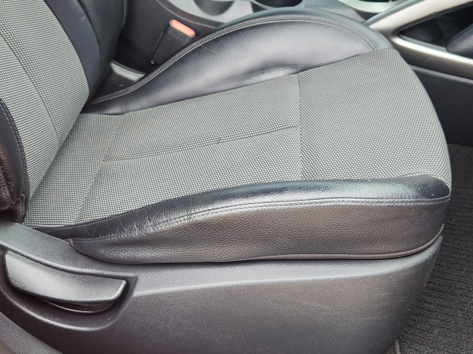 2016 Hyundai Veloster Base