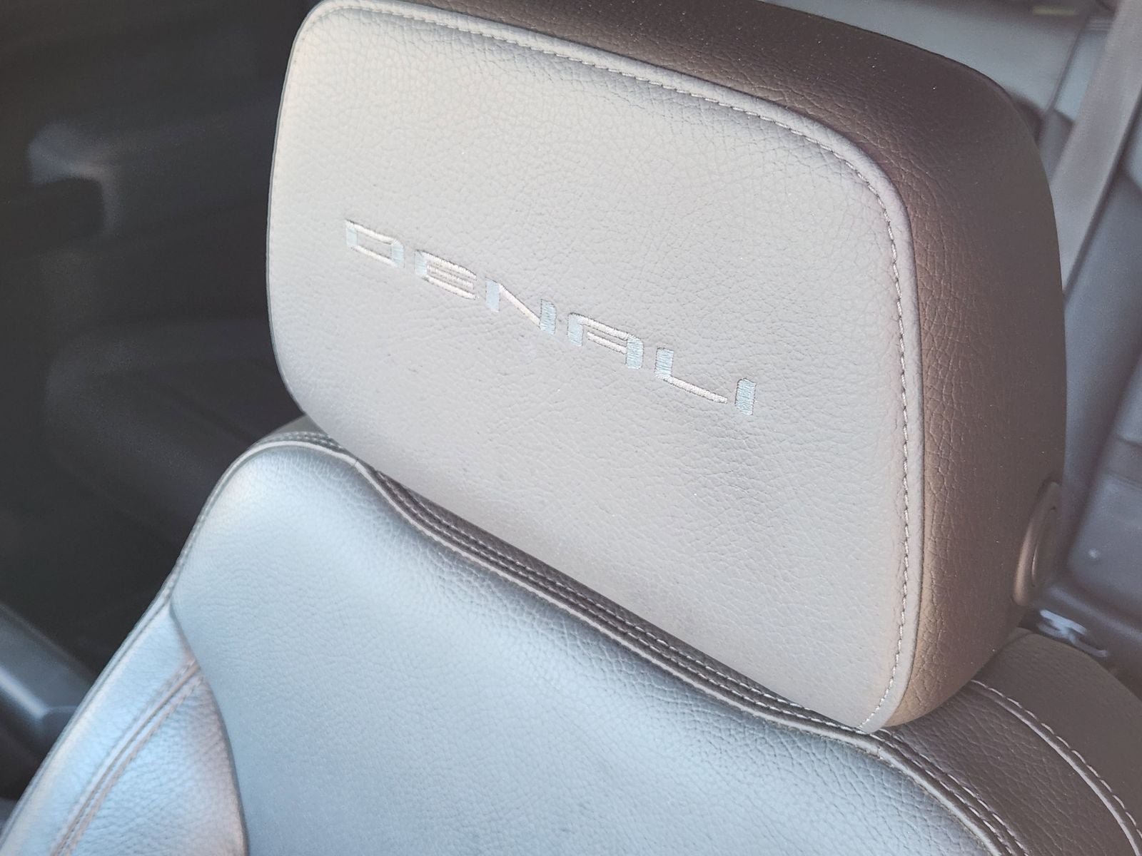 2023 GMC Sierra 2500HD Denali