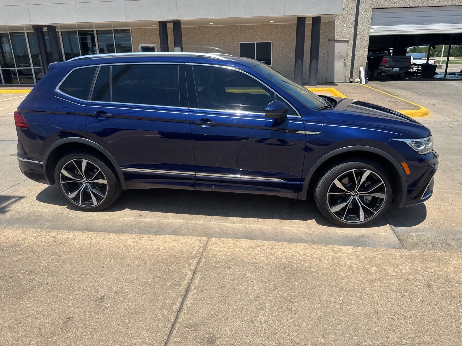 2024 Volkswagen Tiguan 2.0T SEL R-Line