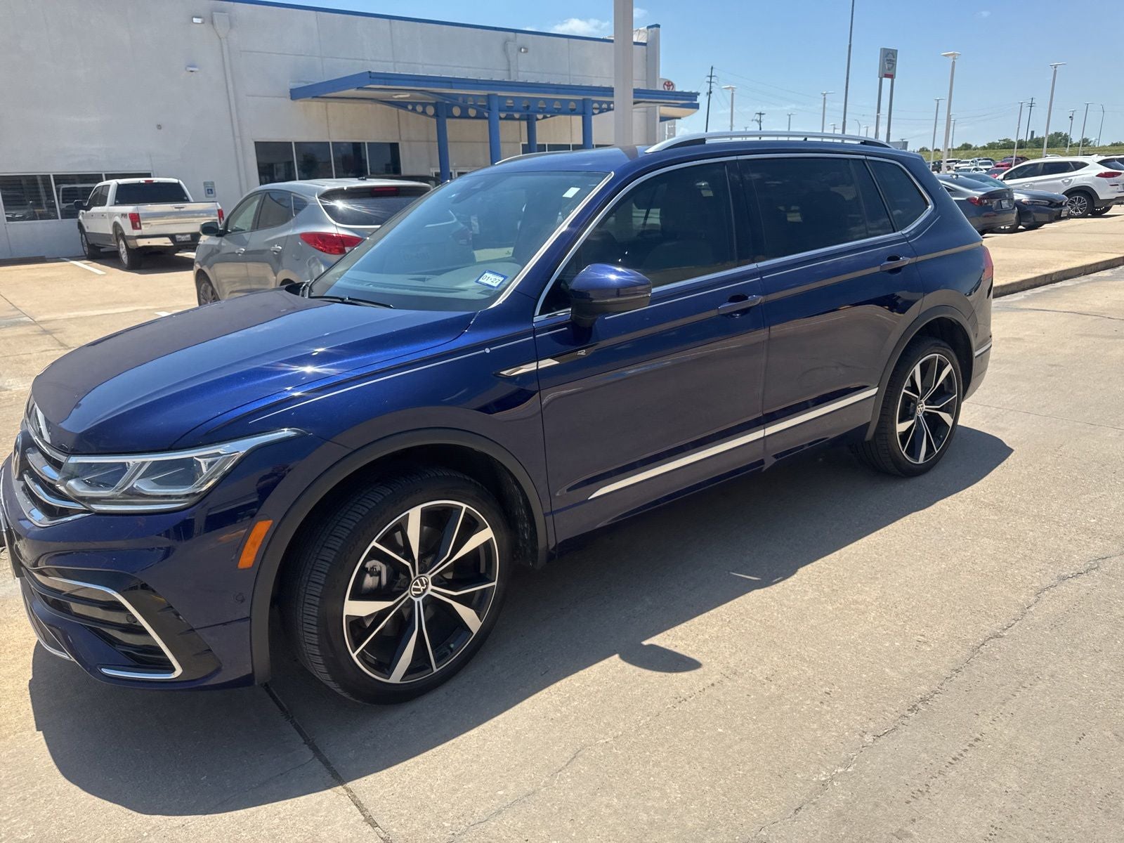 2024 Volkswagen Tiguan 2.0T SEL R-Line