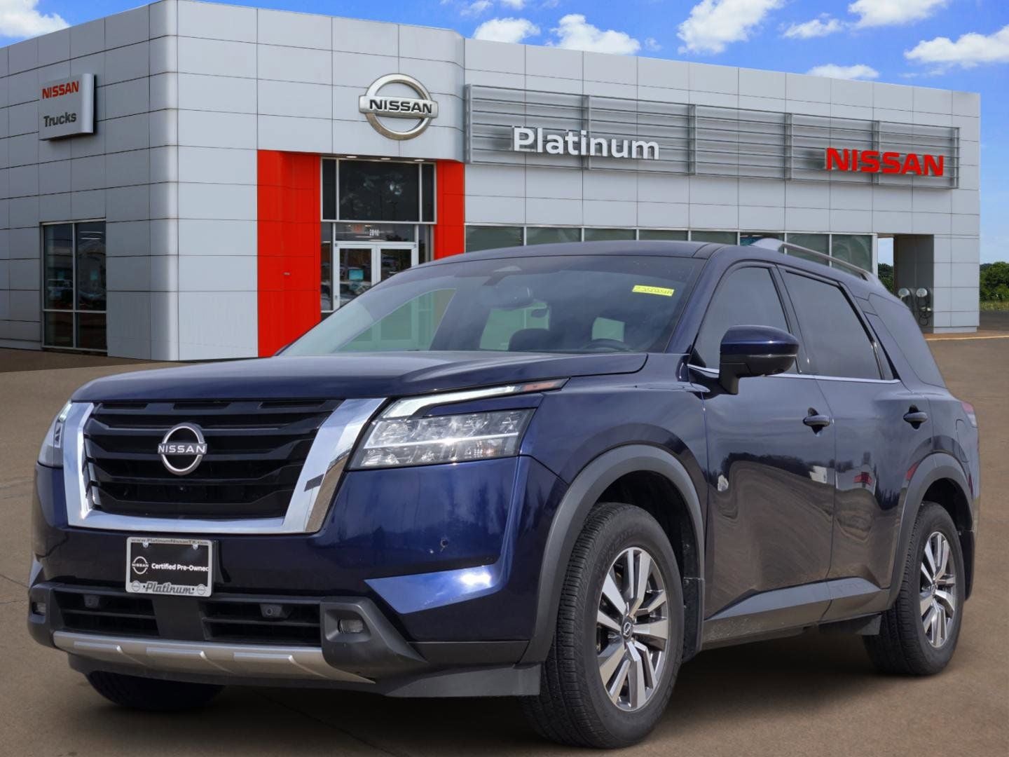 2022 Nissan Pathfinder SL