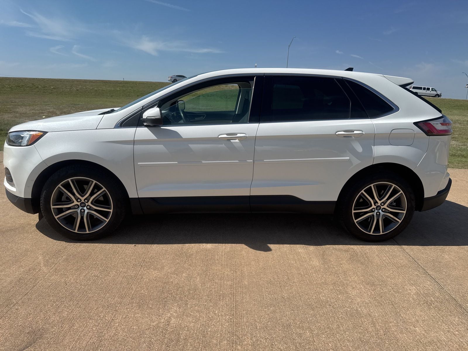 2022 Ford Edge Titanium