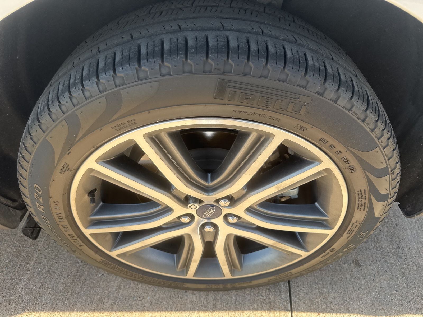 2022 Ford Edge Titanium