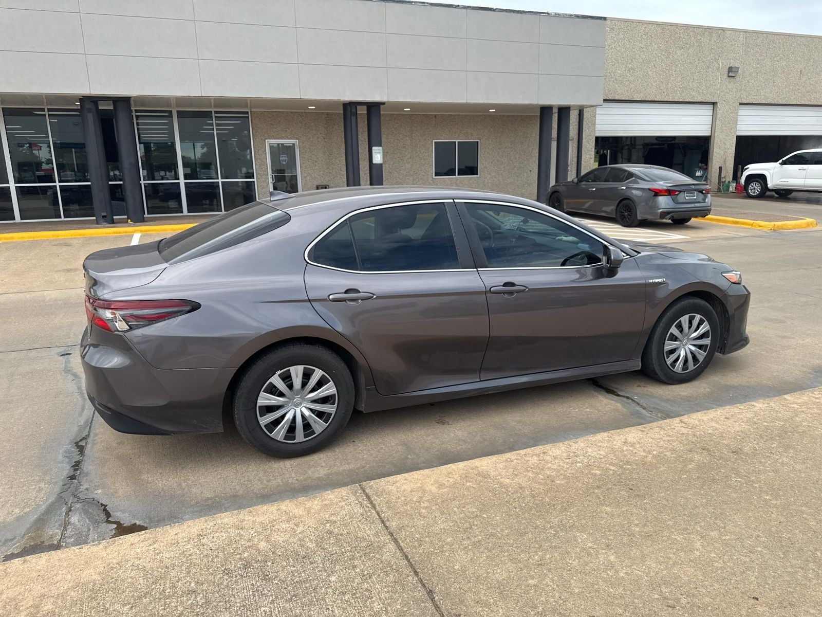2021 Toyota Camry Hybrid LE