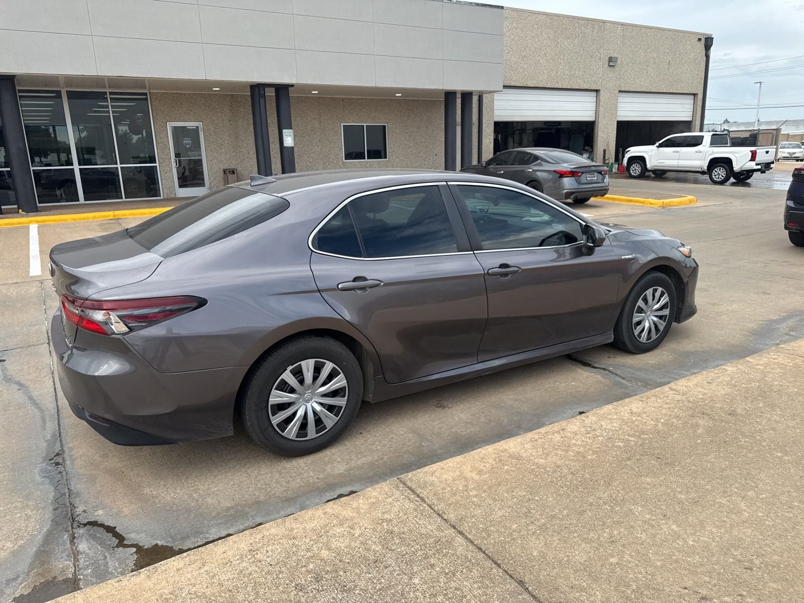 2021 Toyota Camry Hybrid LE