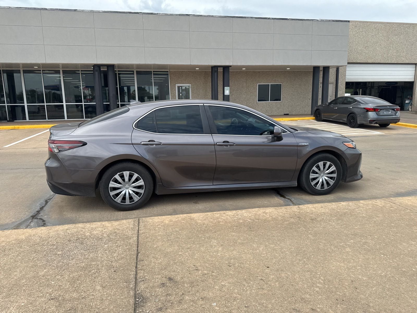 2021 Toyota Camry Hybrid LE