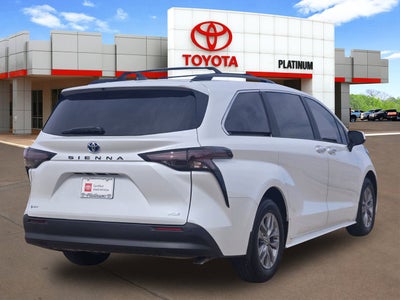 2025 Toyota Sienna XLE