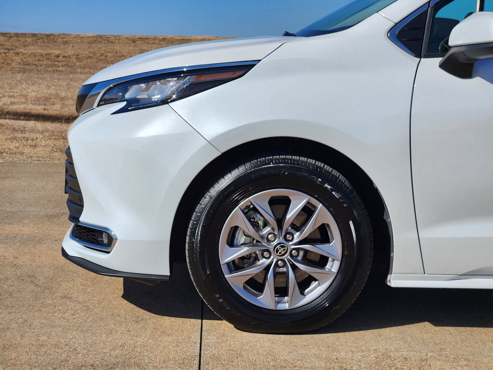 2023 Toyota Sienna XLE