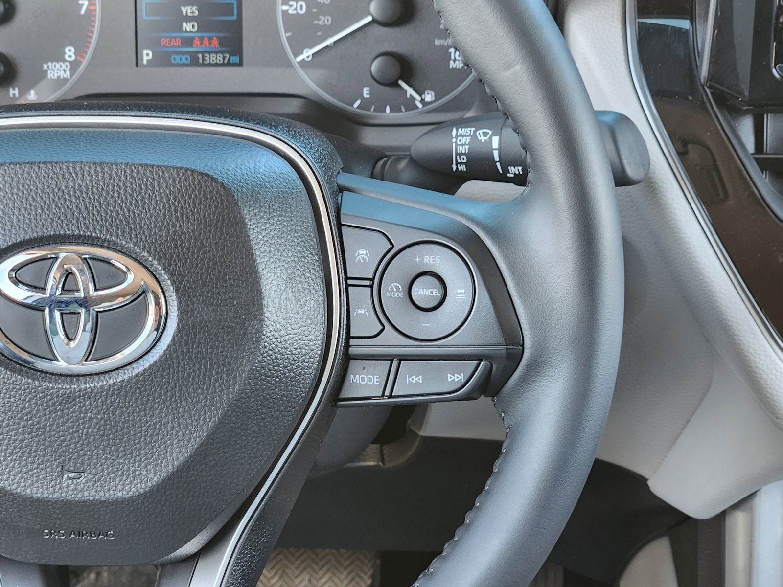 2025 Toyota Corolla Cross LE