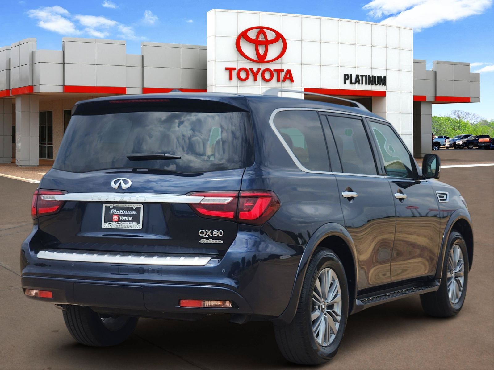 2024 INFINITI QX80 LUXE