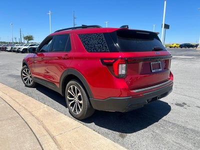 2025 Ford Explorer ST-Line
