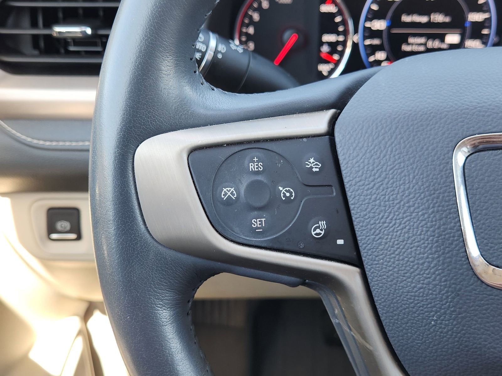 2022 GMC Acadia Denali