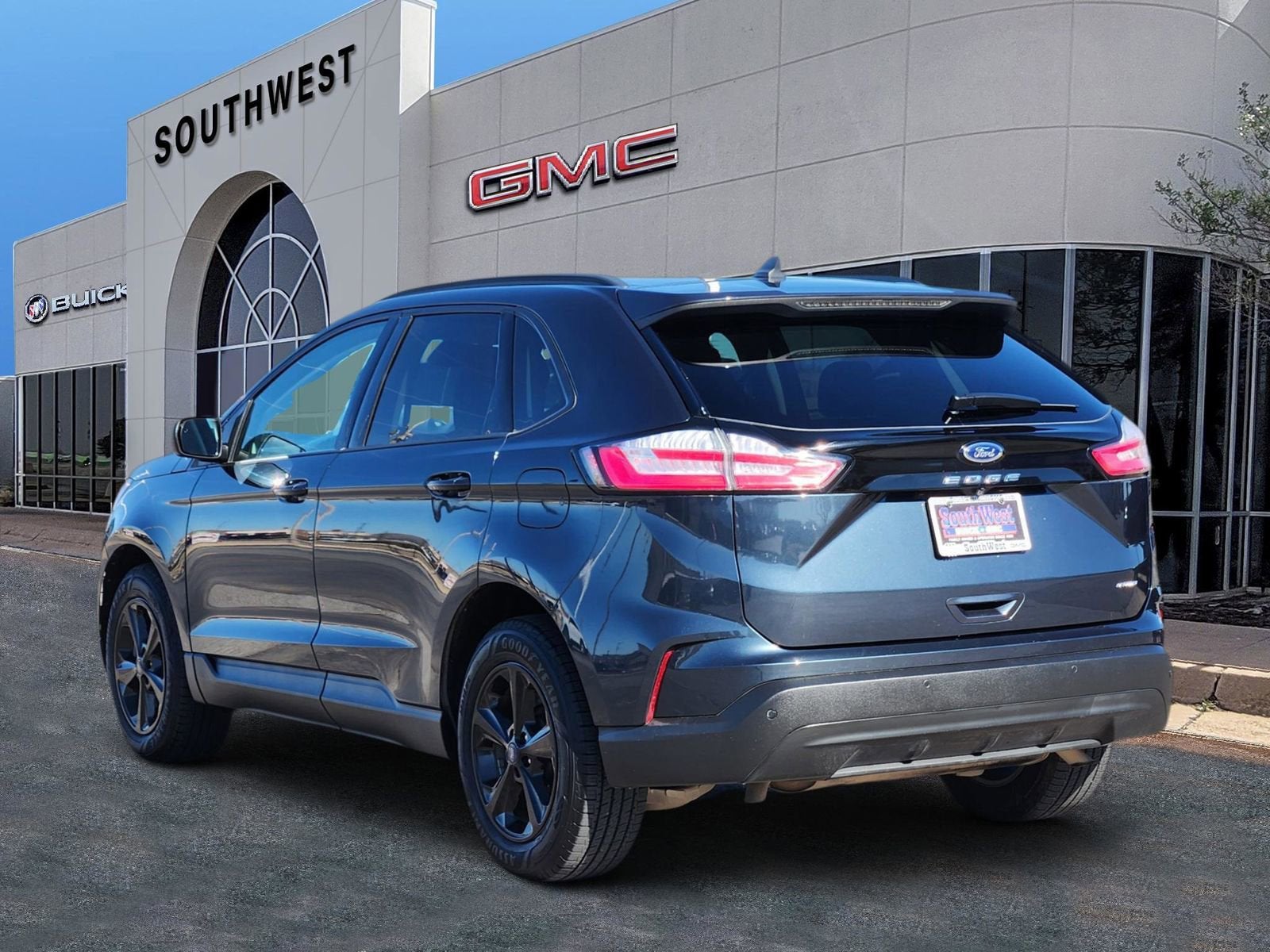 2022 Ford Edge SE