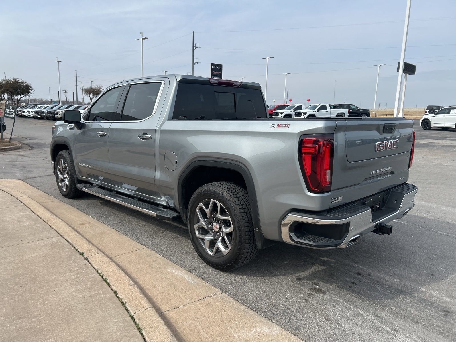 2024 GMC Sierra 1500 SLT