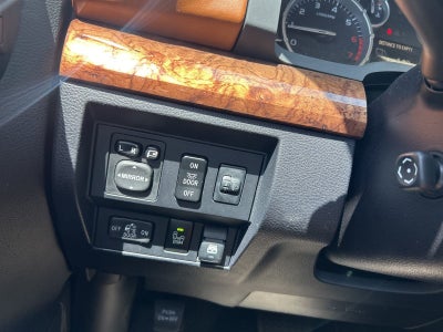 2017 Toyota Tundra 4WD Platinum