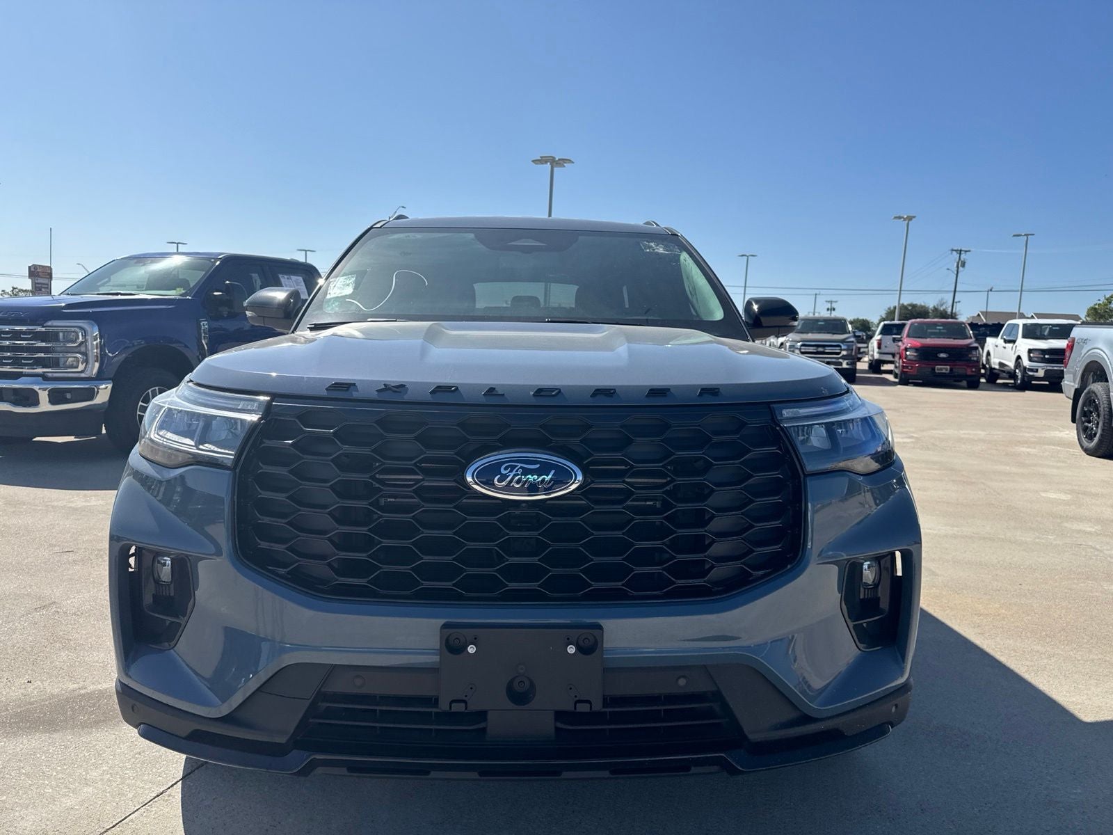 2025 Ford Explorer ST-Line