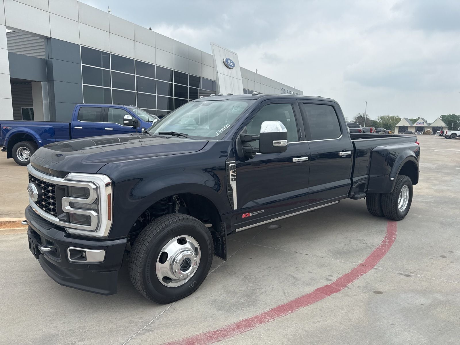 2024 Ford F-350SD Platinum DRW