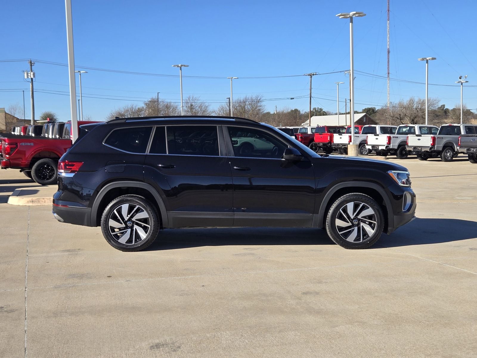 2024 Volkswagen Atlas 2.0T SE w/Technology