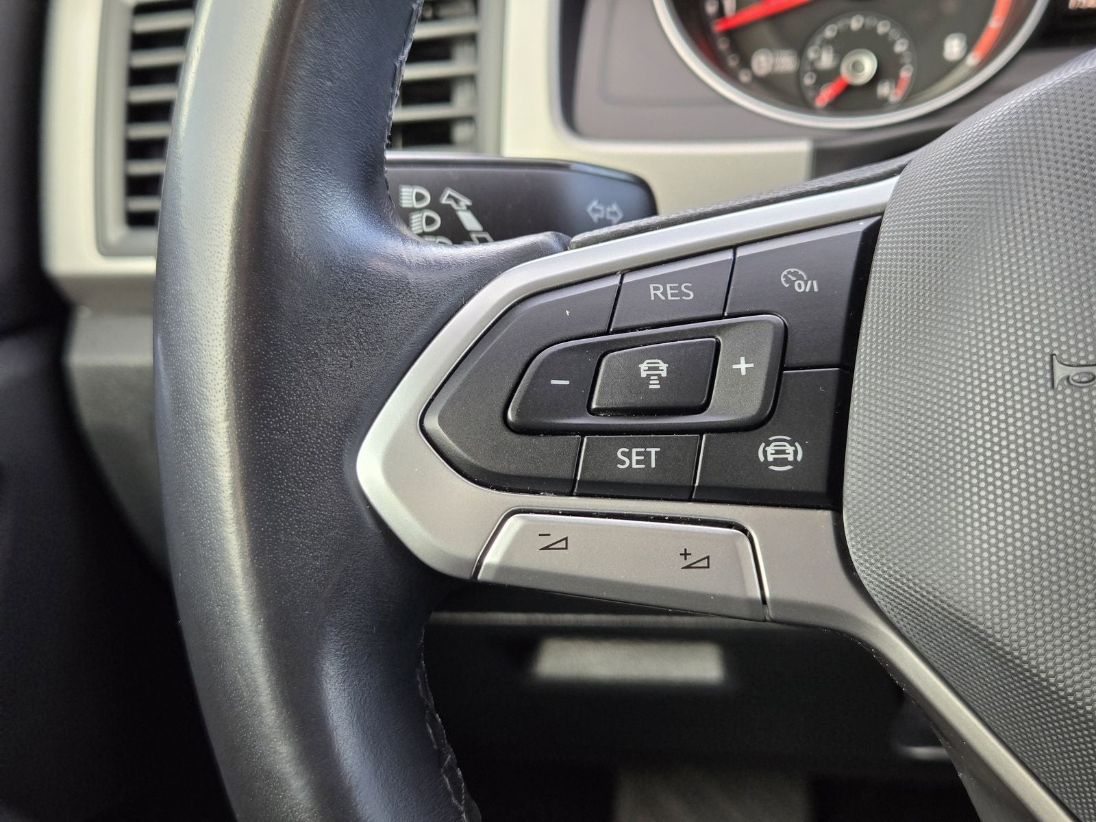 2021 Volkswagen Atlas 3.6L V6 SE w/Technology