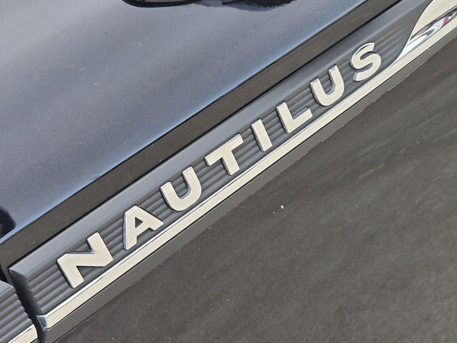 2020 Lincoln Nautilus Standard