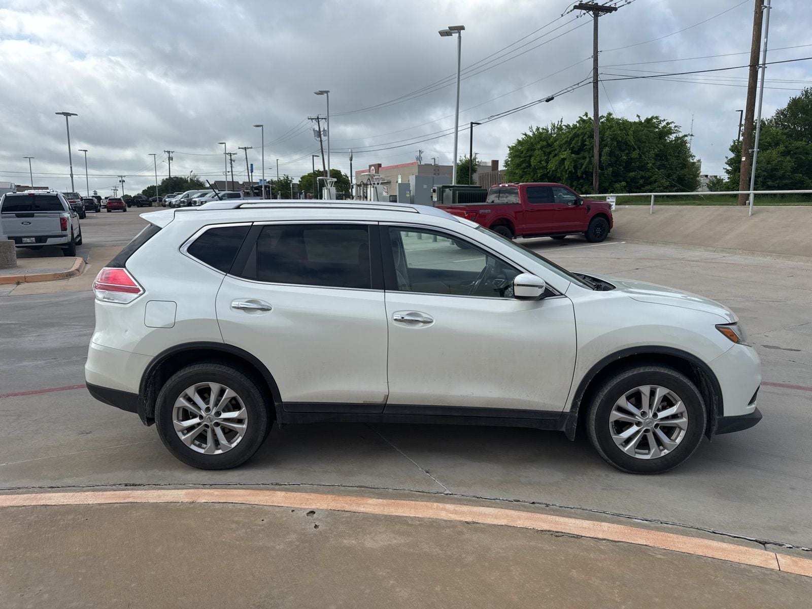 2016 Nissan Rogue SV