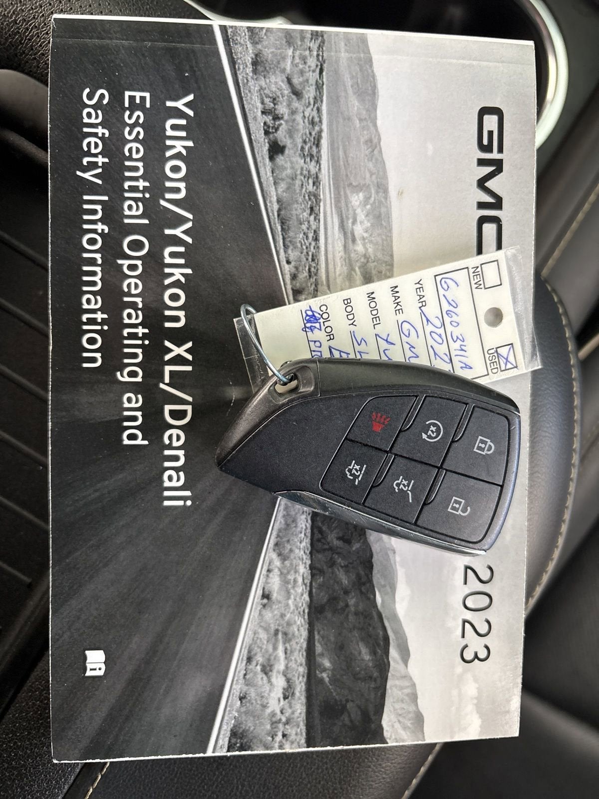 2023 GMC Yukon XL SLT