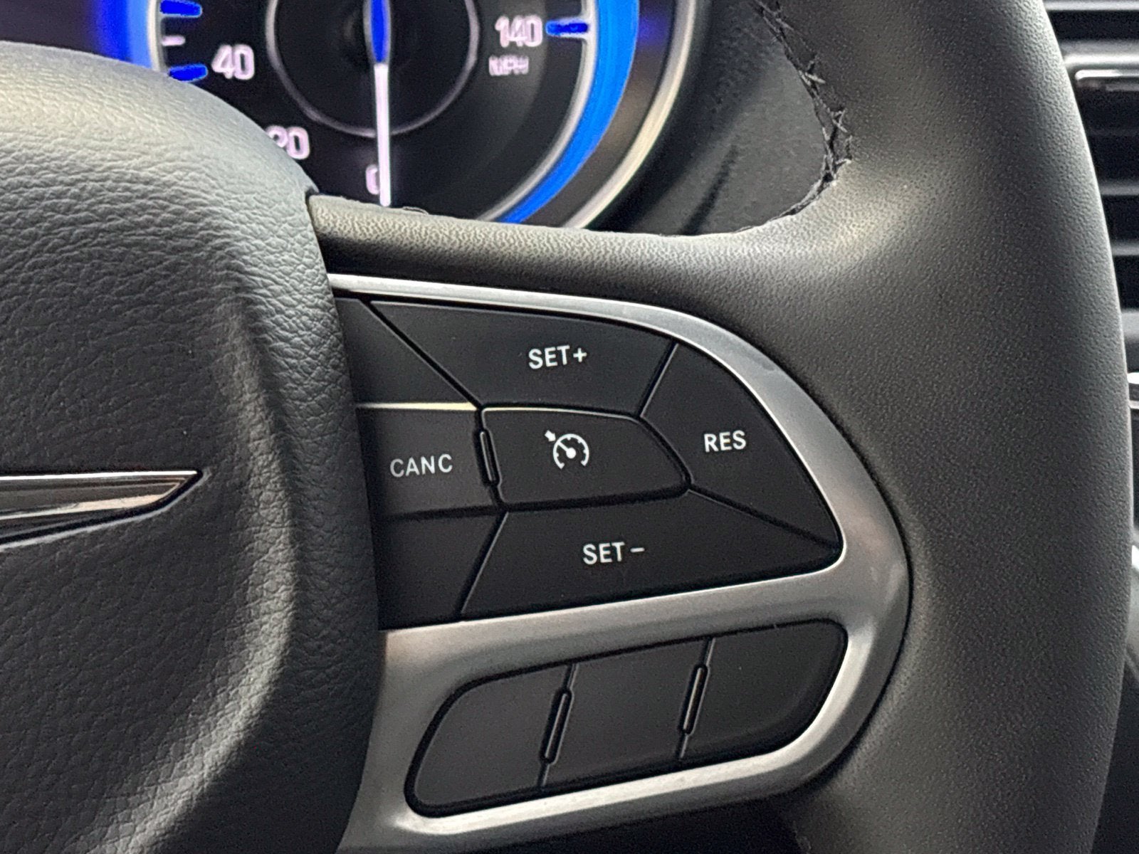 2023 Chrysler 300 Touring L