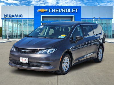 2023 Chrysler Voyager LX