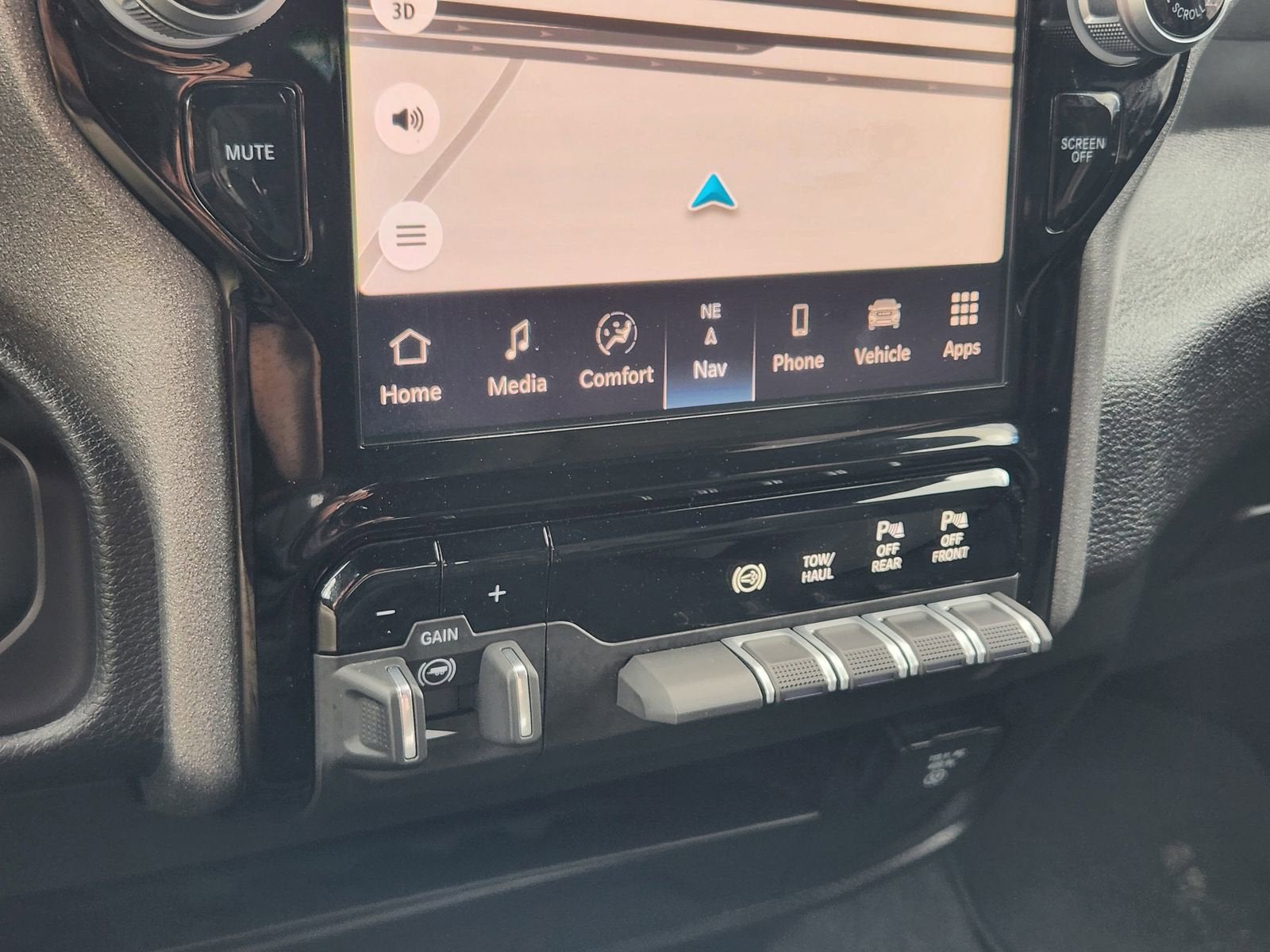 2025 RAM 2500 Tradesman Crew Cab 4x4 6'4" Box