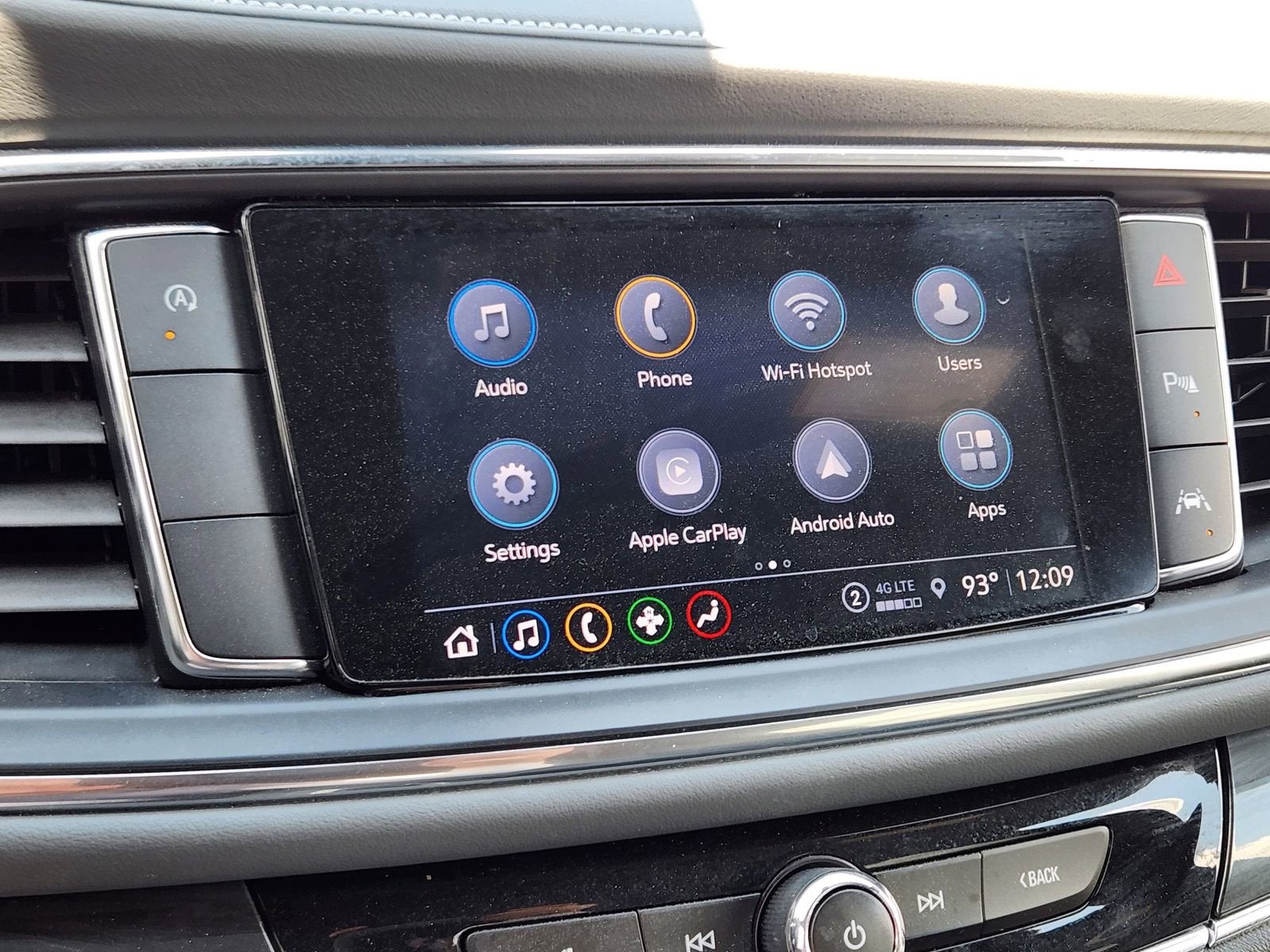 2023 Buick Enclave Essence