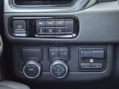 2025 GMC Yukon Elevation